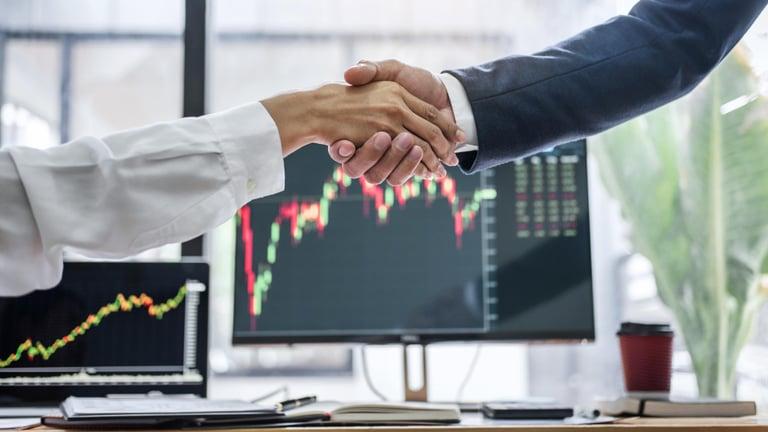 Contractor and engaging business reviewing IR35 status for a contract
